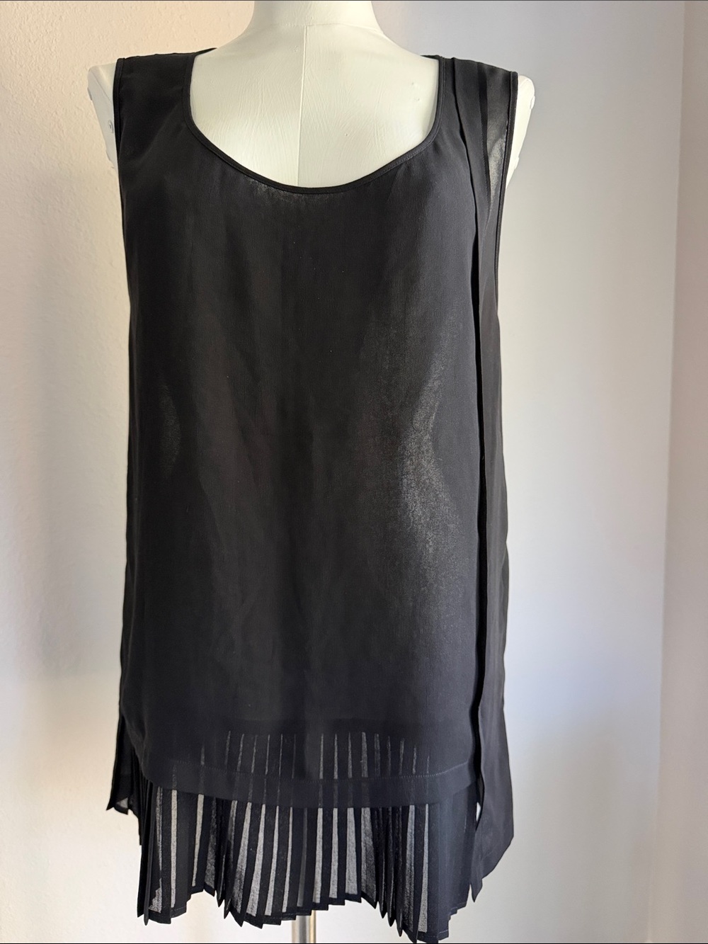 Just Cavalli Women’s Black Sleeveless Pleated Hem Top Sz 42